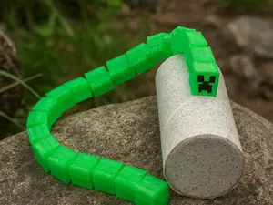 Minecraft Creeper Flexi Snake – Green Toy Dragon