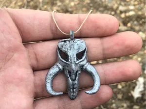 Mandalorian Mythosaur Skull – Keychain / Necklace