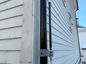 Mount for Omnidirectional Fiberglass antenna