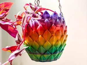 Hanging leafpattern Planter with built in driptray