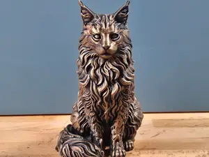 Maine Coon Cat Statue