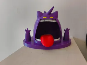 Gigantamax Gengar in a Swamp Pokemon キョダイマックス ゲンガー