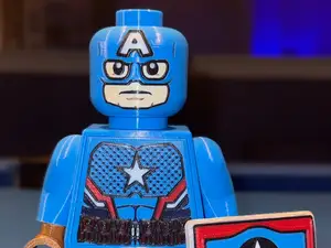 Mega-Brick Captain America Minifigure(5:1 Scale)