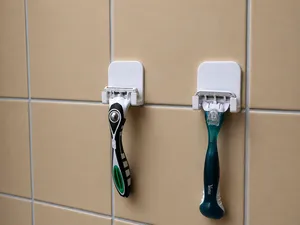 Razor holder