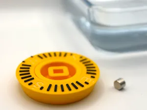 Floating Magnetic Compass - Spinning Outer Ring