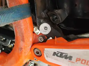 KTM Airbox clip