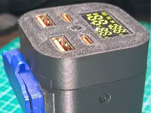 迷你型四节21700汽车应急启动电源