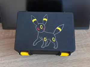 Umbreon Top loader box (100 toploaders)