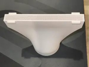 Slim window vent with screen