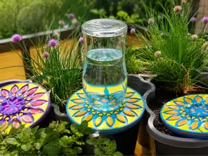 Bee & Bug Drinking Station – Garden Insect Waterer