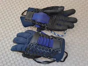 Snowboard wrist protection