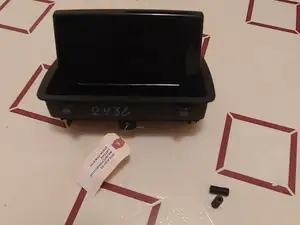 Audi Q3 (2016) Media / Nav screen clip / bracket
