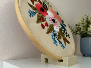 Embroidery Hoop Stand - Embroidery Hoop Display