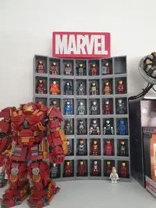 Bricks minifigure display