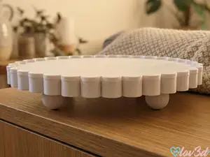 Scalloped Round Display Tray
