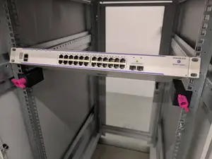 19" Rack mount helper third hand tool