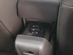 Opel Astra J Armrest stop