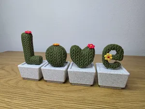 Love knitted cactuses