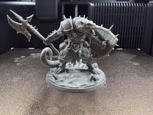 Skaven Warlord - Ratman Warrior with Halberd