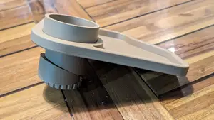 Adustable cup holder tray