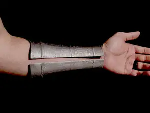 Vambrace / Bracer