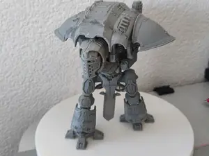 40K One Plate Knight without Weapons