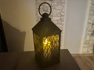 Lantern decoration with tealight