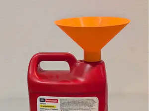 Funnel for Coolant Bottle with Integrated Air Vent