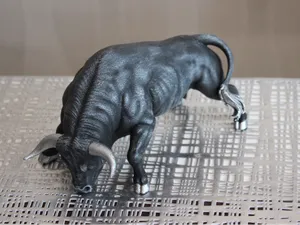 Agressiver Bulle oder Stier  (Bulle und Bär)
