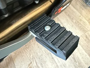 KOVE 800x Fußrasten-Verbreiterung