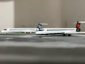 1:400 scale Bombardier CRJ 900 model