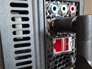 Gigabyte B650I AX IO shield