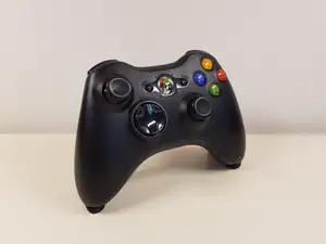 Invisible Xbox 360 Controller Holder Minimalist