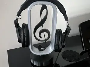 Headphone stand