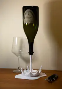 Champagne Splash: Elegant Champagne Bottle Holder