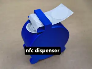 NFC Sticker Spender mit integriertem Aufroller