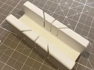 Small Mitre / Miter Box (1 inch / 26mm)