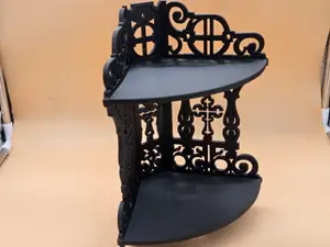 Gothic Corner Shelf – Dekoratives Eckregal