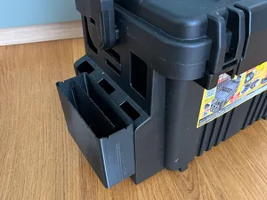 Meiho versus box side pocket