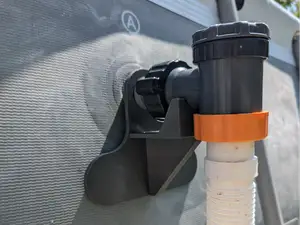 Parametric pool pipe support