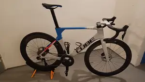 Road bike stand (28-40mm)