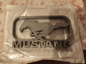 calandre ford mustang