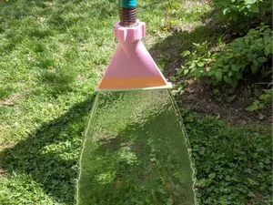 Gentle garden sprayer hose attachment