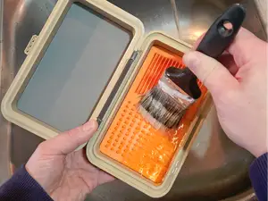 The Washbox - a pro Paint Brush Washing tool