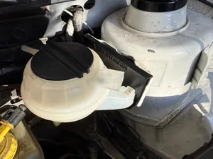 Golf 3 Halter für Kühlmittelbehälter vom VW UP