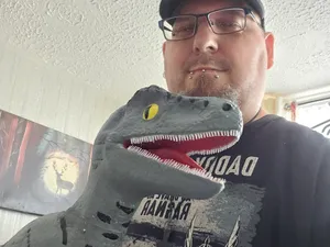 Velociraptor 1.1/2 scale