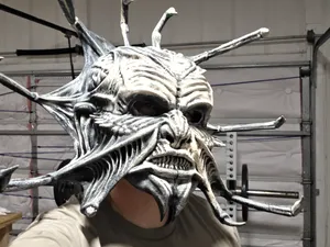 Jeepers Creepers Wearable Mask