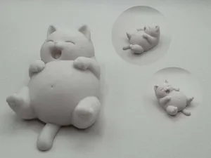 Yawning Fat Cat – Chubby Relaxing Kitty