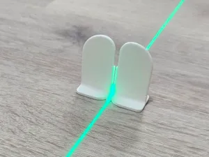Level laser target