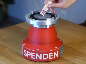 Spendenbox - "Umbaukit" für Saugkorb Stiftehalter